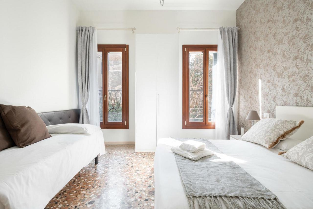 Accademia Charm Apartments By Wonderful Italy Venice Ngoại thất bức ảnh