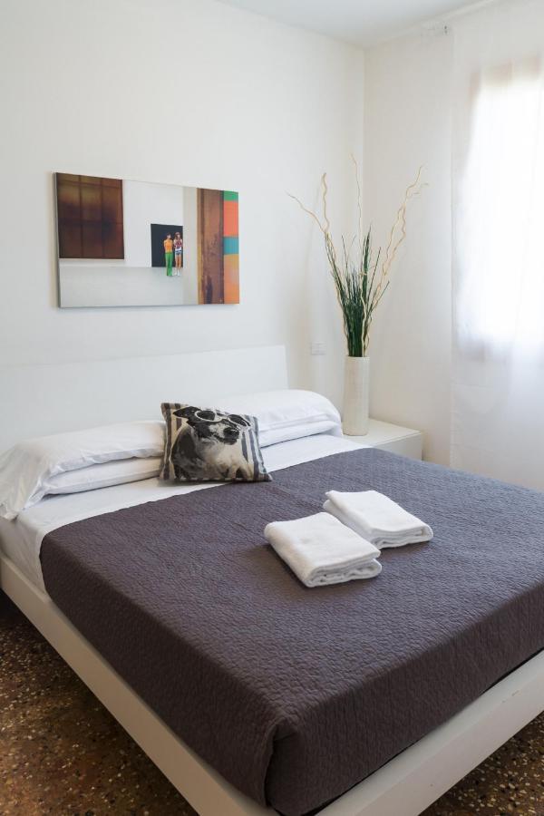 Accademia Charm Apartments By Wonderful Italy Venice Ngoại thất bức ảnh