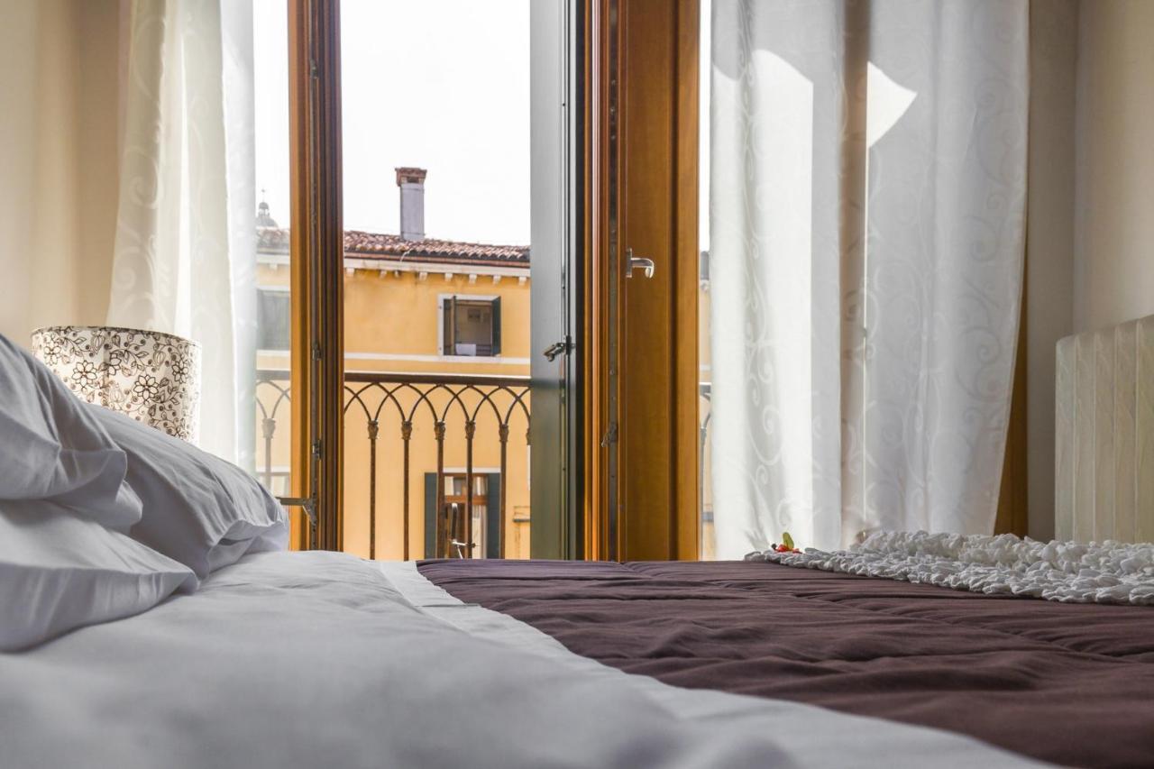 Accademia Charm Apartments By Wonderful Italy Venice Ngoại thất bức ảnh