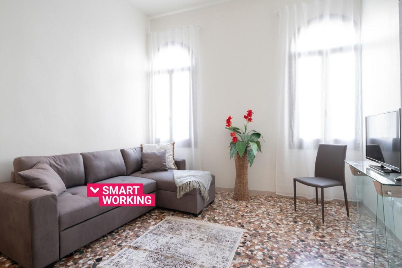Accademia Charm Apartments By Wonderful Italy Venice Ngoại thất bức ảnh