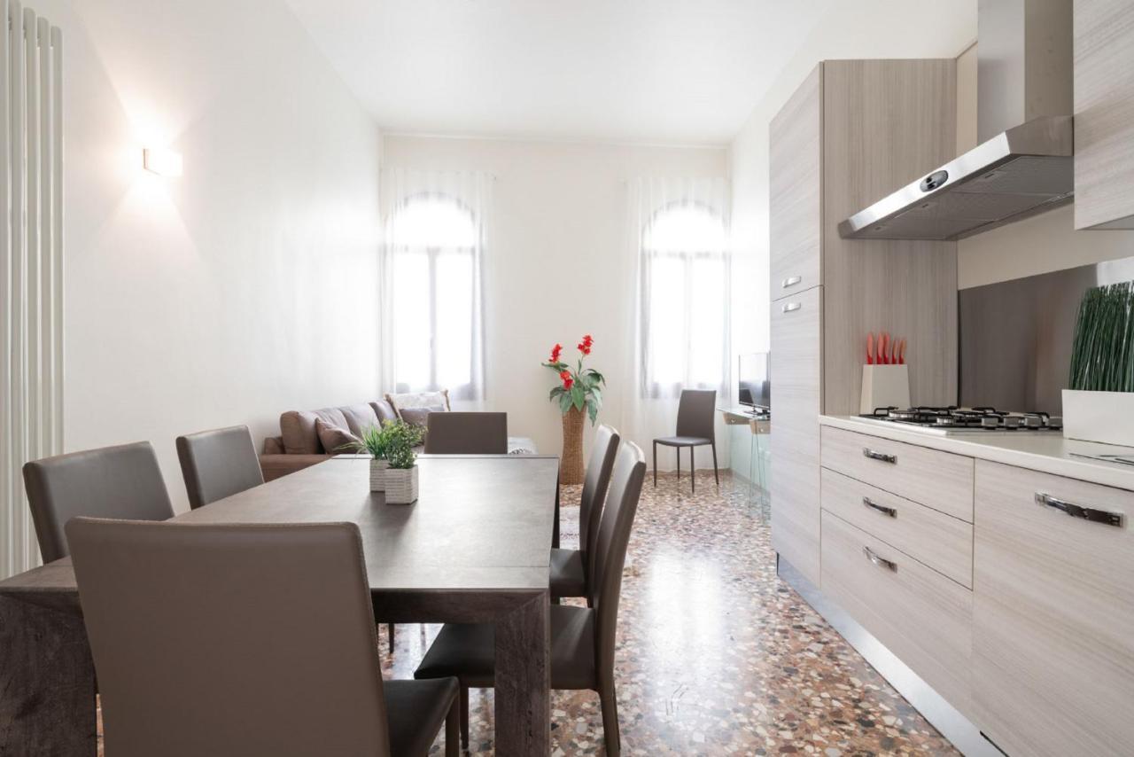 Accademia Charm Apartments By Wonderful Italy Venice Ngoại thất bức ảnh