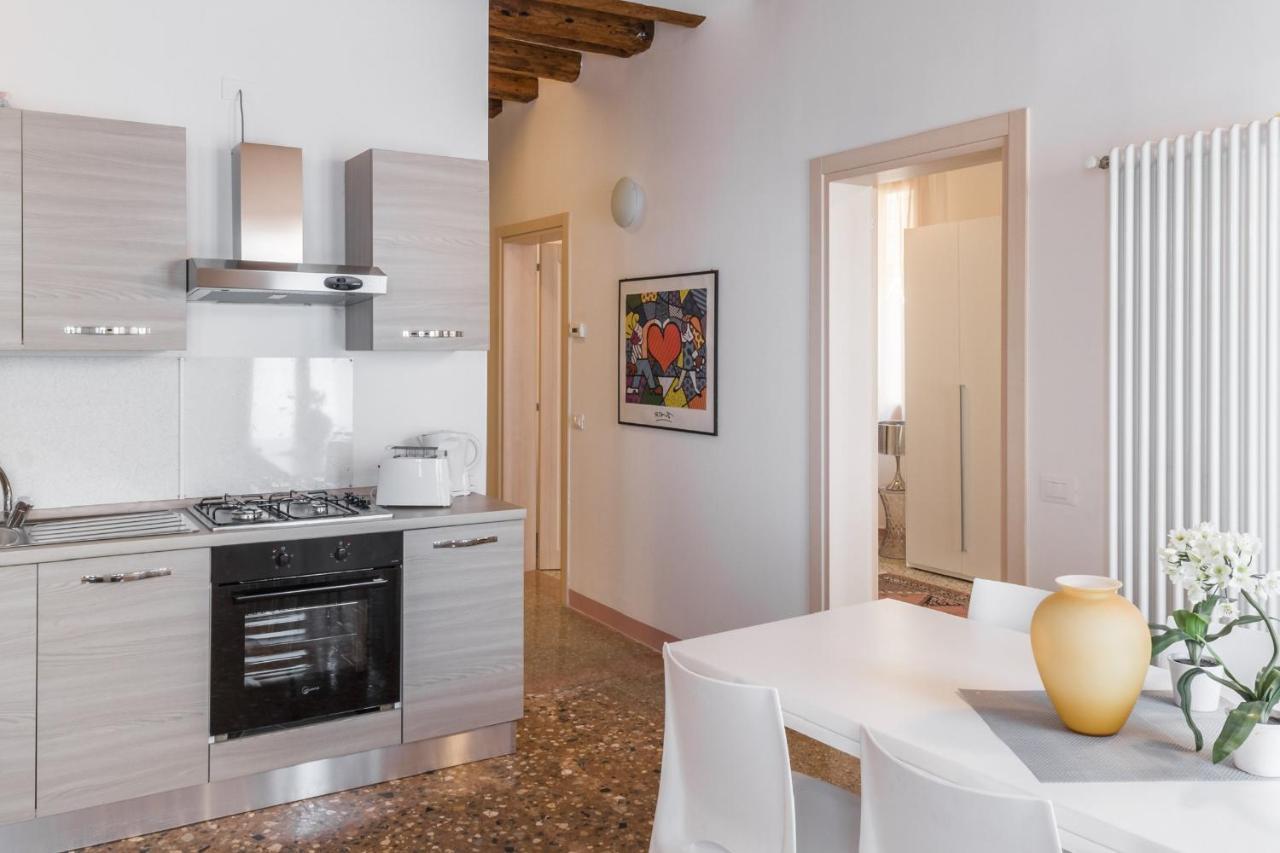 Accademia Charm Apartments By Wonderful Italy Venice Ngoại thất bức ảnh