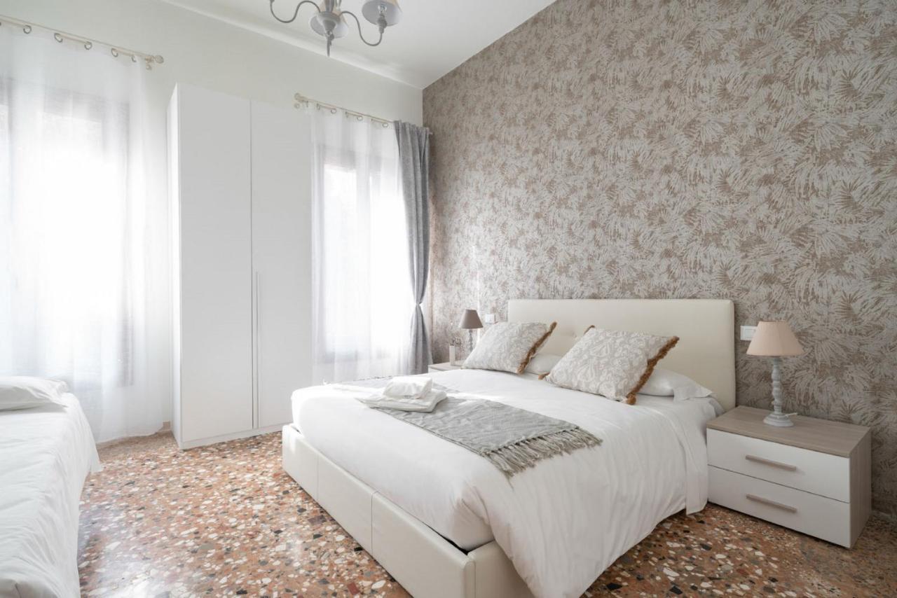 Accademia Charm Apartments By Wonderful Italy Venice Ngoại thất bức ảnh