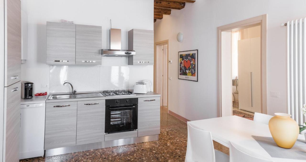 Accademia Charm Apartments By Wonderful Italy Venice Ngoại thất bức ảnh