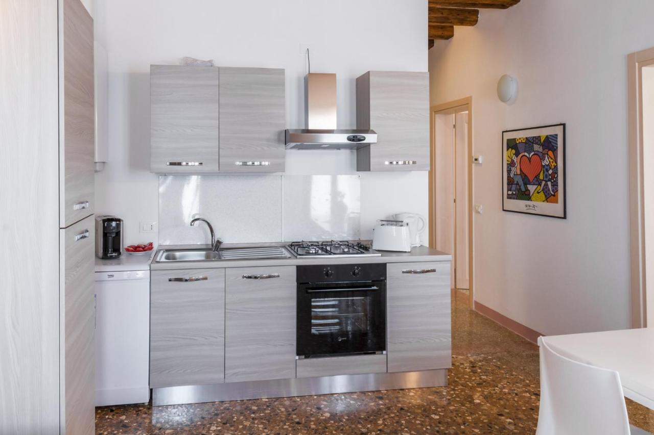 Accademia Charm Apartments By Wonderful Italy Venice Ngoại thất bức ảnh