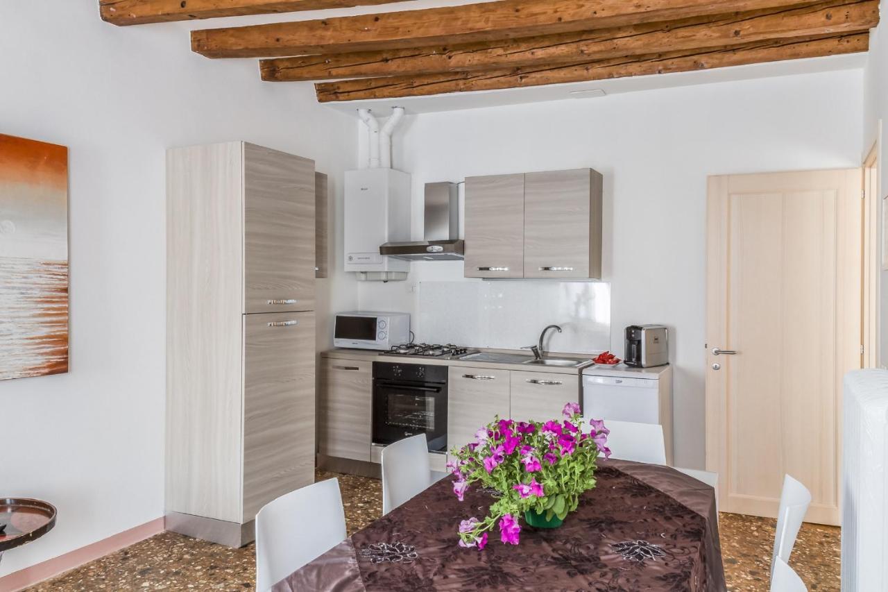 Accademia Charm Apartments By Wonderful Italy Venice Ngoại thất bức ảnh
