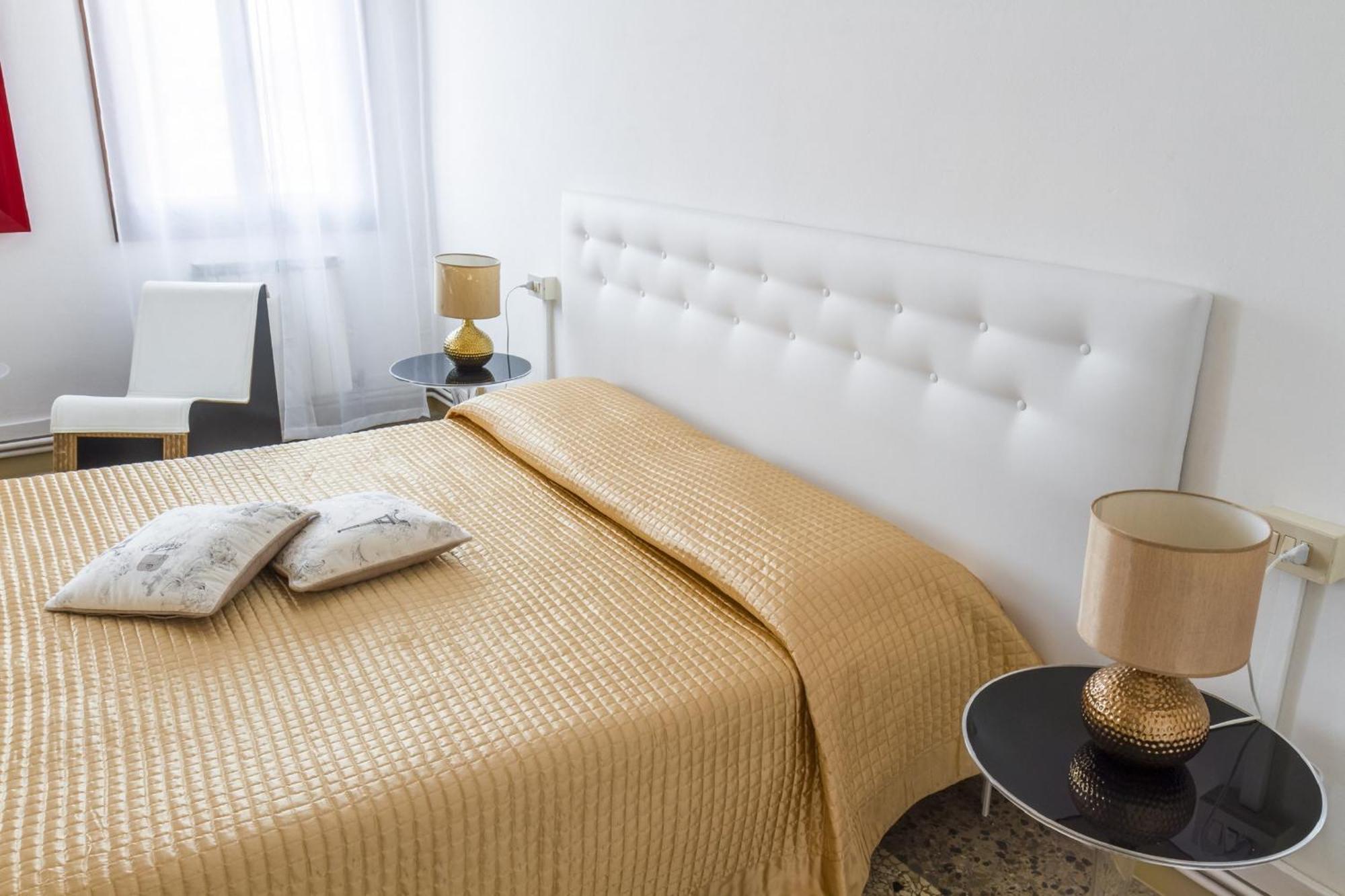 Accademia Charm Apartments By Wonderful Italy Venice Ngoại thất bức ảnh