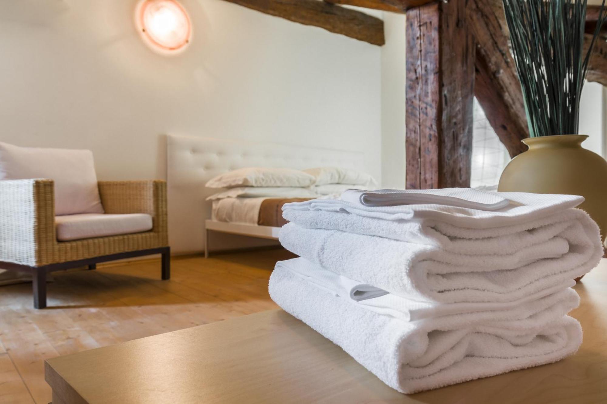 Accademia Charm Apartments By Wonderful Italy Venice Ngoại thất bức ảnh