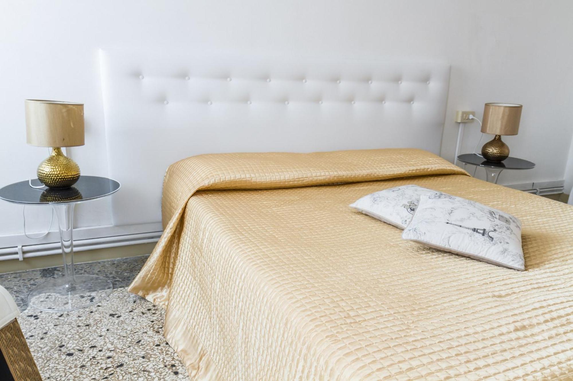 Accademia Charm Apartments By Wonderful Italy Venice Ngoại thất bức ảnh