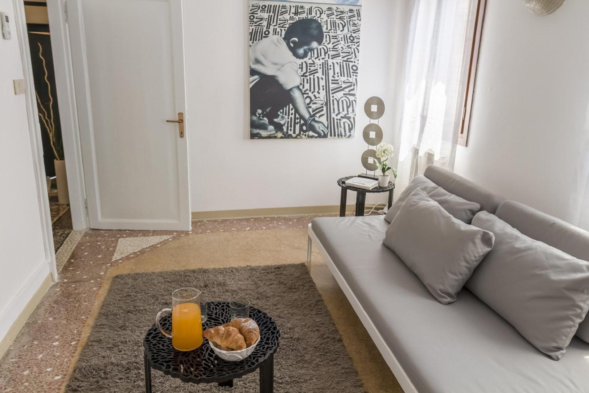 Accademia Charm Apartments By Wonderful Italy Venice Ngoại thất bức ảnh