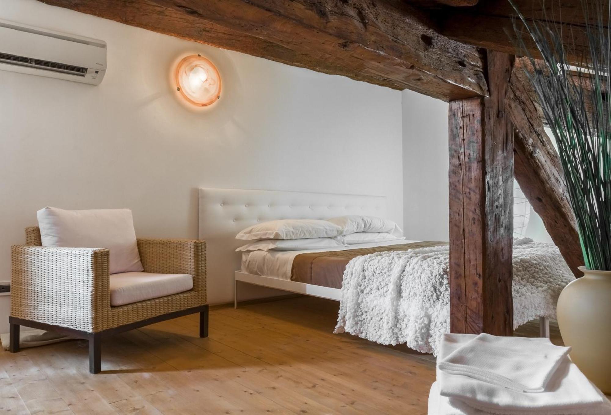 Accademia Charm Apartments By Wonderful Italy Venice Ngoại thất bức ảnh